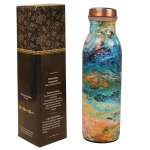 Botella de agua potable de cobre con estampado floral negro disponible para función de regalo de devolución duradera y confiable para su uso al mejor precio - Product Image 6