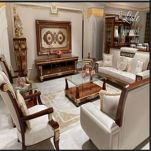 Juego de sofás pulidos marrones de diseño tradicional para sala de estar, muebles de calidad para un espacio de vida cómodo, sofás de vida clásicos - Product Image 1