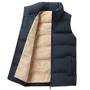 Top tendance respirant hommes 100% Nylon col montant conception de Logo personnalisé poches passepoilées couleur noire hommes sans manches gilets bouffants - Product Image 2