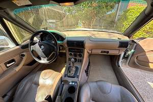 BMW Z3 3.0i Roadster 2001 d'occasion en bon état, sans réserve, avec pack sport, toit rigide amovible d'origine, principalement d'origine sud-étatiquée. - Product Image 5