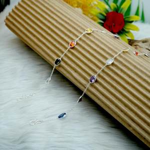 กำไลข้อเท้าคู่ปรับได้สไตล์ทางศาสนาคลาสสิกประดับอัญมณีหลายชิ้นทำจากทองเหลืองธรรมชาติ - Product Image 2