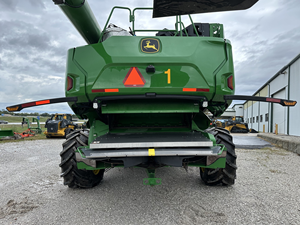 Moissonneuse-batteuse John Deere X9 1000 abordable et durable, robuste pour le blé, le maïs, le riz et autres cultures de champ. Achetez maintenant. - Product Image 4