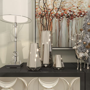 Vases à fleurs décoratifs en métal avec incrustation de nacre et d'os, parfaits pour la décoration de table - Product Image 2