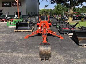 Tractor de Ruedas Kioti CS2510 de 2017 con Motor de 25HP, Usado, con Retroexcavadora y Cargador Frontal, Origen Estadounidense - Product Image 3