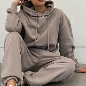 Chándal activo con logotipo personalizado para hombre, chándal de manga larga con cremallera completa y pantalones, traje de invierno con patrón sólido - Product Image 3