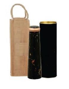 Etiqueta negra Botella de agua de cobre Bolsa de transporte de yute con asa de cuerda Tamaño estándar disponible Más duradero y confiable para el cliente - Product Image 1