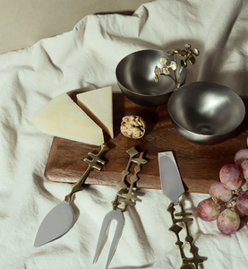 Cuenco de anillo con acabado dorado, batidor de mano de acero pulido, cuenco de latón para servir, cuenco decorativo de mesa para utensilios de cocina - Product Image 2