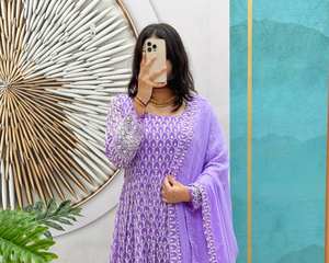 Robe Chikankari la plus tendance Georgette Dupatta avec une touche élégante et glamour pour la fête Saison des fêtes Nouveau lancement - Product Image 1