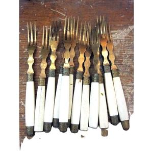 Ensemble de fourchettes en acier inoxydable plaqué or avec un design royal unique, couverts de haute qualité au design moderne pour mariage et maison - Product Image 1