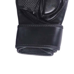 Gants de boxe faits à la main, couleur contrastée noir et rouge, fournisseur OEM fiable avec un prix compétitif - Product Image 6
