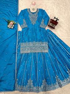 Fil complexe en soie de Chinon de meilleure qualité avec haut de travail de broderie de séquence avec travail de séquence de soie Lehenga et Chinon Dupatta - Product Image 3
