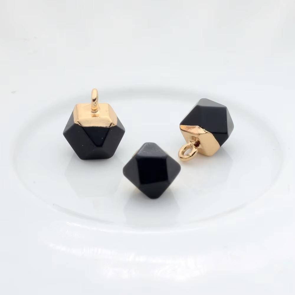 หินออบซิเดียนสีดำ