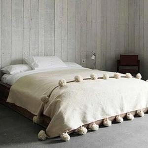 Couverture marocaine faite à la main, authentique artisanat berbère, couverture douce tissée à motifs tribaux, décoration d'intérieur, cadeau - Product Image 1