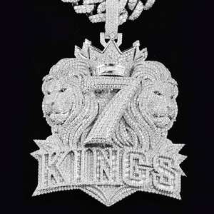 Colgante de Plata de Ley con Doble Corona de León KINGS Personalizado, Chapado en Oro con Incrustaciones de Moissanita, Estilo Hip Hop de Lujo - Product Image 4