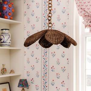 Lámpara Colgante de Ratán con Forma de Flor, Pantalla de Mimbre Hecha a Mano, Lámpara de Techo Tejida Natural, Iluminación Decorativa Estilo Boho - Product Image 5