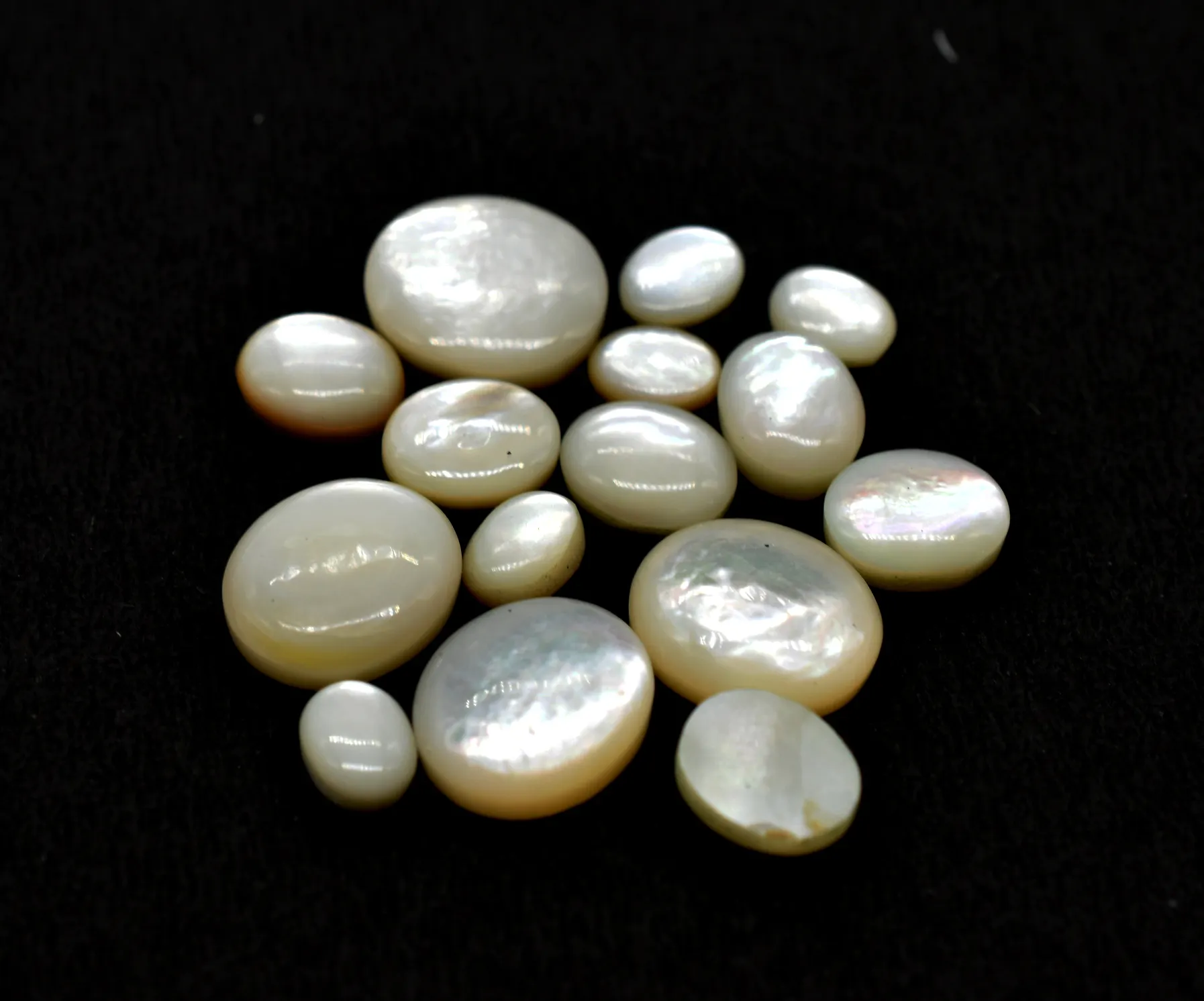 Cabujones de perlas naturales para madre, piedras preciosas sueltas de tamaño variado con forma de mopa