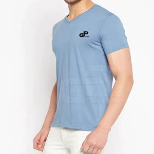 T-shirts décontractés pour hommes avec tissu respirant, coupe confortable et col en V, design d'inspiration urbaine pour hommes - Product Image 4
