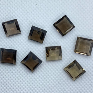 Piedras Preciosas Sueltas de Cuarzo Ahumado con Facetas Cuadradas en 9 mm, 10 mm y 18 mm para la Fabricación de Joyas - Product Image 1