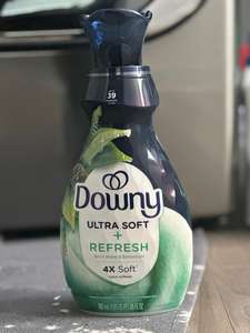 Downy Ultra Infusiones Líquido Tela Acondicionador Botanical Mist 77 oz - Product Image 4