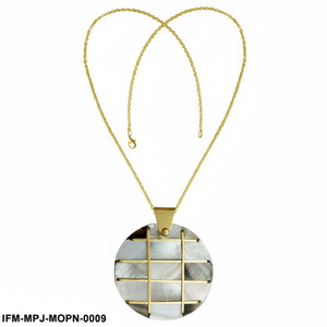 สร้อยคอจี้ลายตารางทำมือจากเปลือกหอยมุก ประดับเหรียญกลมเปลือกหอยสีรุ้งในกรอบเรขาคณิตสีทอง - Product Image 3