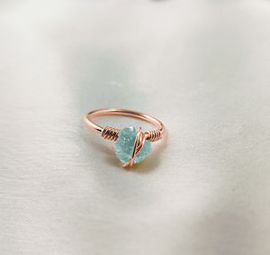 แหวนพลอยอเมทิสต์ดิบขนาด8-10มม. กุหลาบทองและชุบโรเดียม925สเตอร์ลิงเงินวงแหวนห่อ - Product Image 4