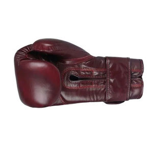 Guantes de boxeo ligeros y cómodos de la mejor calidad con logotipo personalizado Guantes de boxeo de piel de vaca de nuevo estilo para hombre de gran oferta - Product Image 6