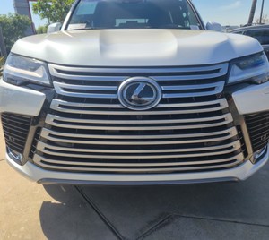 Lexus LX 600 2025 Usado en Buenas Condiciones, SUV de Lujo, Volante a la Izquierda, Interior de Cuero Oscuro R20 - Product Image 1