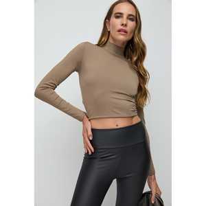 Blusa corta sin espalda - Product Image 2