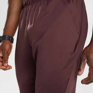 Pantalon de jogging pour homme, dernière collection, couleur rouge, respirant, coupe droite, coton et polyester, léger, style streetwear, broderie. - Product Image 5