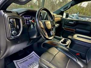 Chevrolet Silverado 1500 High Country Crew Cab 4WD 2021, Económico, Volante a la Izquierda/Derecha - Product Image 4