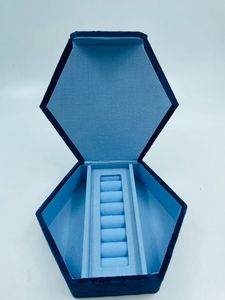 Organisateur de bijoux en bois de luxe de forme ovale + tissu en velours, broderie à la main, couleur et taille personnalisées, boîte de rangement pour colliers - Product Image 3