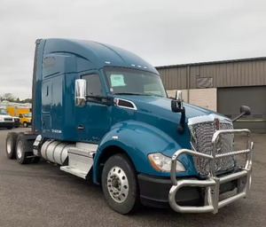 Mejor Precio 2020 Kenworth T680 Sleeper Semi Truck - Camión Usado con Cabina Integral de 76'', 455HP, Transmisión Automática de 12 Velocidades en Venta - Product Image 2