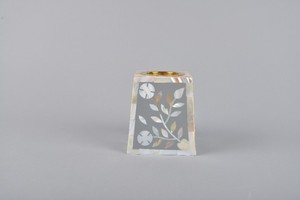 Brûleur à Bakhoor de luxe fait main, conique, incrusté de nacre, avec élégant incrusté floral en nacre, porte-encens en résine portable, doré - Product Image 4