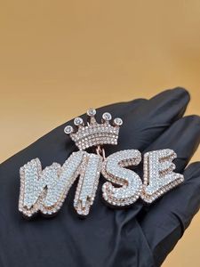 จี้เพชรโมอิสซาไนต์ VVS ประดับเพชรแบบ Iced Out สั่งทำตัวอักษรชื่อได้  วัสดุเงินแท้ 925 ชุบโรเดียม  สำหรับทั้งชายและหญิง - Product Image 4