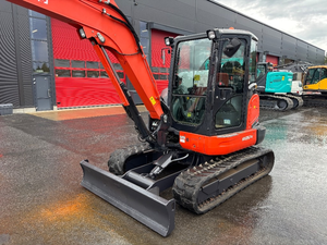 Mini-excavatrice sur chenilles Kubota KX 057-4, excavatrice compacte avec cabine fermée, excavatrice sur chenilles pour la construction et l'aménagement paysager - Product Image 2