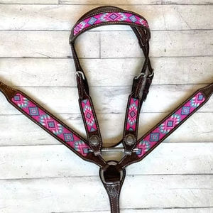 Bel ensemble de tack de cheval perlé rose léger en cuir véritable plaque de poitrine de selle occidentale équipements d'équitation saisonniers - Product Image 1