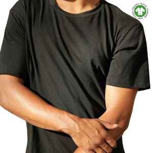 Camiseta orgánica negra para hombre, jersey de 4,3 oz, suave y flexible con cuello acanalado para la comodidad diaria - Product Image 4