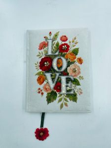 สมุดบันทึกปกผ้ากำมะหยี่ทำมือสุดหรู ลายดอกไม้ ประดับลูกปัด ปรับแต่งสีและขนาดได้ ผลิตที่อุตตาร์ปราดีป สำหรับใช้ในโรงเรียน - Product Image 2