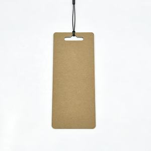 Etiquetas colgantes de papel reciclado ecológicas con estampado en lámina dorada, tarjeta de papel impresa personalizada para ropa, regalos y empaques de marca - Product Image 1