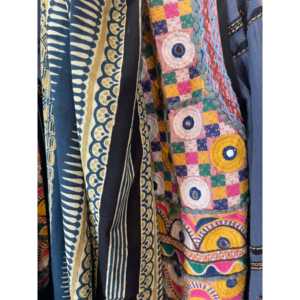 Pañuelo de Lana Jacquard de Alta Calidad con Rayas Decorativas, Transpirable, Ligero, Casual, Cuadrado, con Diseño a Mano y Logotipo Personalizable - Product Image 5