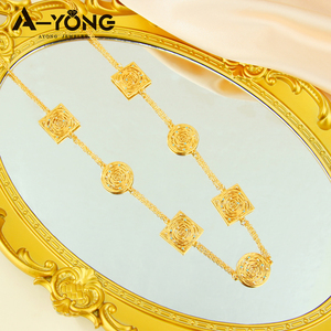 Collana Classica Moderna per Donne Europa e America Placcata in Oro 18k Elegante Collana Lunga per Matrimoni e Feste - Product Image 2