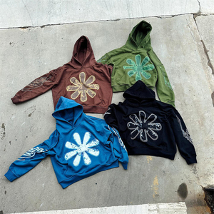 Ensemble survêtement vintage pour homme personnalisé en usine, sweat-shirt 100% coton, sweat-shirt à capuche court brodé, ensemble jogging avec patch floral appliqué - Product Image 4