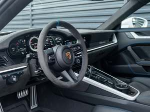 Encantador Porsche 911 Dakar Coupé 2024, Tracción en las Cuatro Ruedas, Turbo, Automático, Usado, Rines de Aleación, Asientos de Cuero, Paquete de Potencia, Sistema de Navegación - Product Image 5