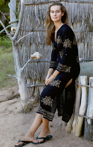 Mujeres Oro Impreso Color Negro Resort Wear Mangas Largas Hasta La Pantorrilla Casual Impreso Vestido de Verano - Product Image 2