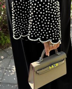 Vente en gros de luxe personnalisé élégant robe abaya en satin pour adultes petites femmes manches hautes à volants XXL XS vêtements islamiques turquie dubaï - Product Image 3