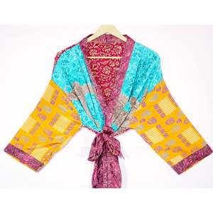 Kimono de Luxe Vintage Fait Main Robe de Bain Longue en Soie Recyclé Sari Ethnique Maxi Robe de Chambre Été Automne Printemps - Product Image 5