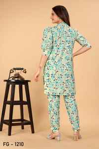 Nouveaux vêtements d'été traditionnels élégants 2 pièces ensemble avec haut pantalon entièrement cousu numérique imprimé une poche latérale en coton pour les fêtes - Product Image 2