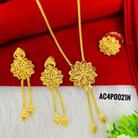 Kalung Liontin Rantai Kotak Bunga Berlapis Emas Desain Baru untuk Pernikahan & Pesta Wanita