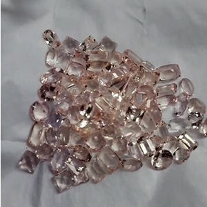 Voir l'offre 69 Pc Naturel Rose Morganite 4x3mm 5x3mm Ovale Poire Octogone Rond Carré Facette 27 Cts Lot Iroc Ventes Pierre De Haute Qualité - Product Image 1