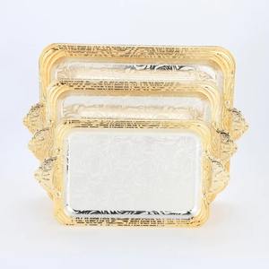 Plateau de service en métal argenté avec bordure dorée Plateau de luxe élégant pour thé café collations Idéal pour la cuisine Table à manger et usage domestique - Product Image 2
